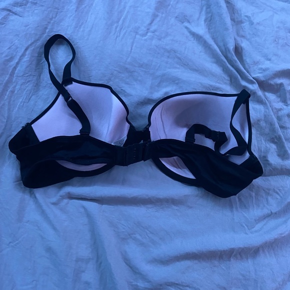 Black Bra - Picture 2 of 2
